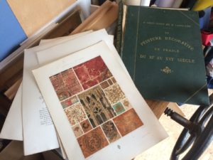 Chemise et planches associées
